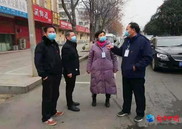 党徽在疫情防控一线闪光