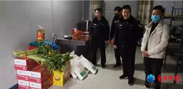 警民鱼水情，同心抗疫患---社会各界纷纷献爱心，慰问坚守疫情防控一线的公安民警，暖人心