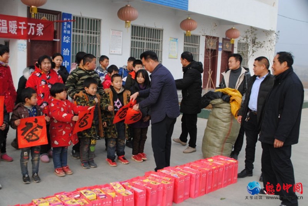 万众一心 抗疫必胜，驻马店市确山县瓦岗镇叶老庄村驻村第一书记高东卫