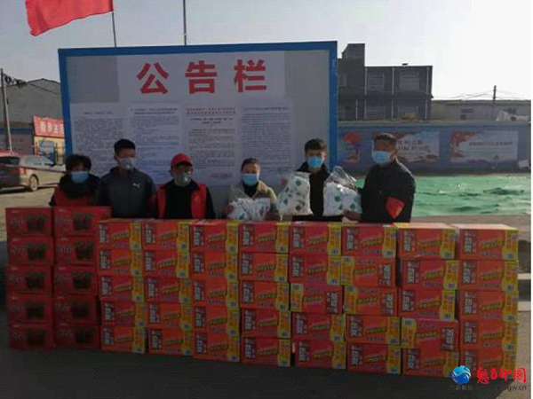 疫情无情人有情  刘阁社区爱心人士踊捐赠