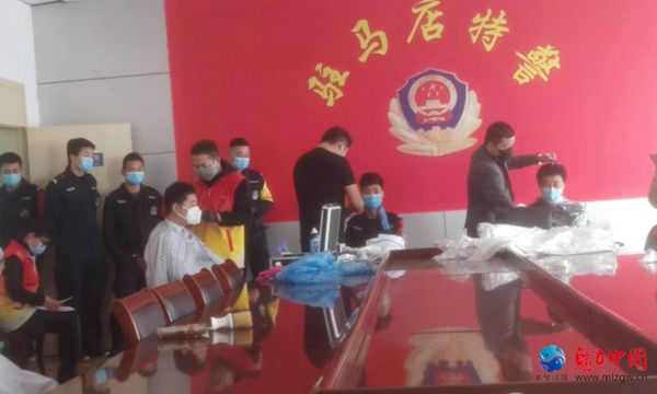 奋战疫情防控一线的理发师们 ——天中义工联合会爱心理发师