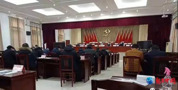 泌阳县多所学校设立疫情防控安检系统